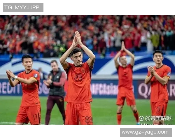 国足与韩国激战全场球迷齐声合唱展现团结与激情